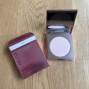 Lawless Skin Smoothing Perfecting Blurring Powder in Tutu